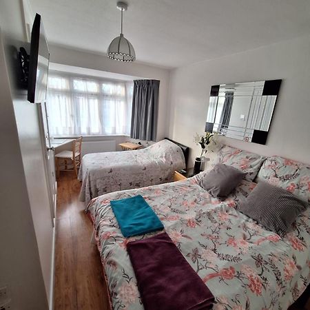 Harrow B & B 외부 사진