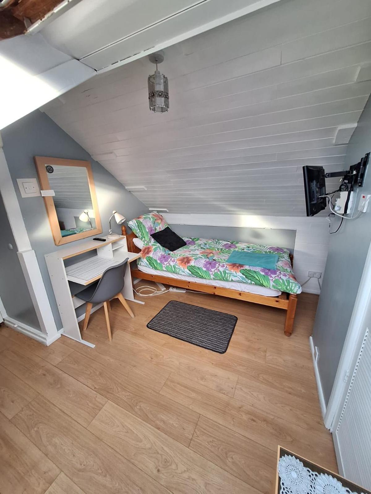 Harrow B & B 외부 사진