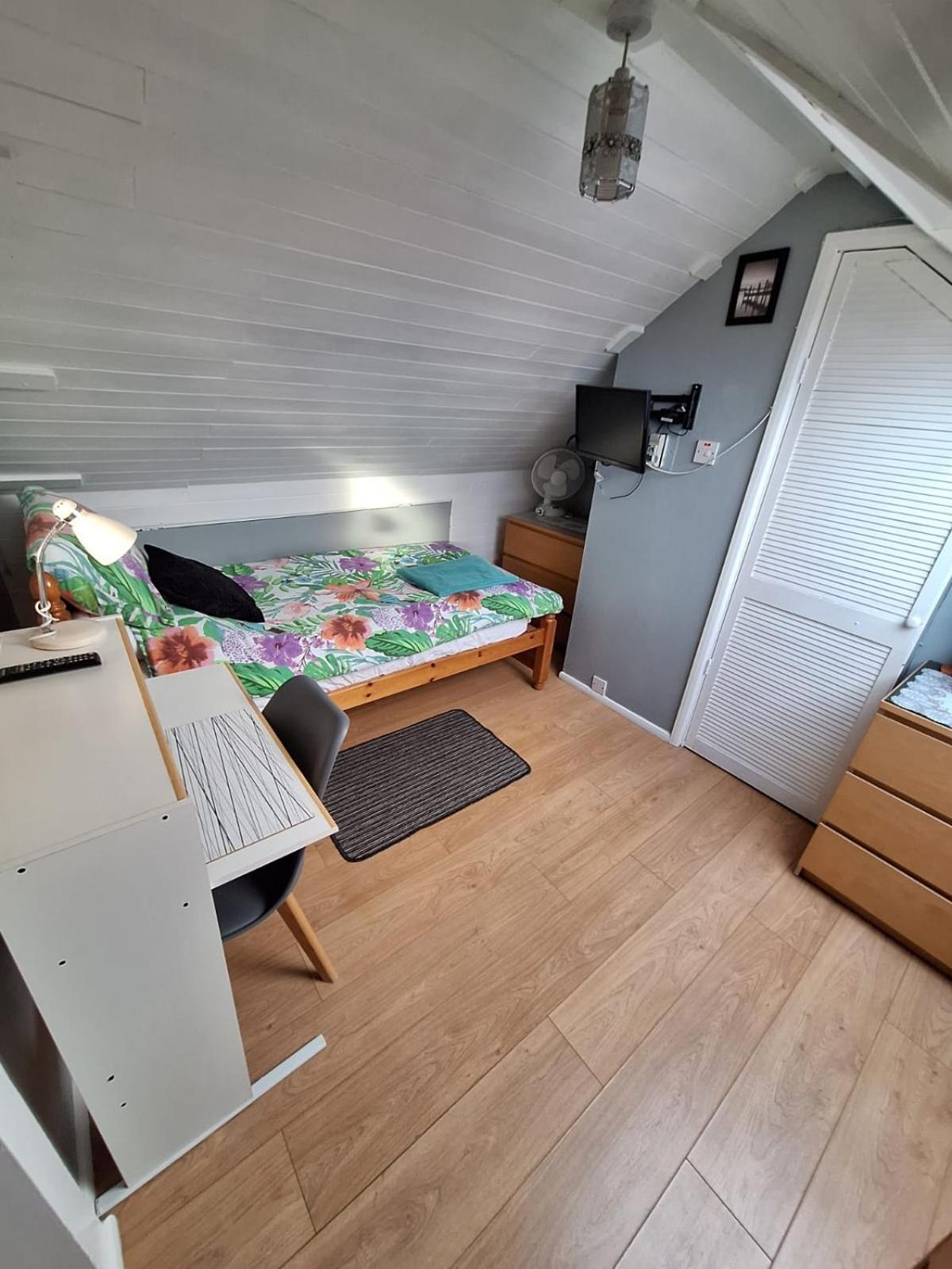 Harrow B & B 외부 사진