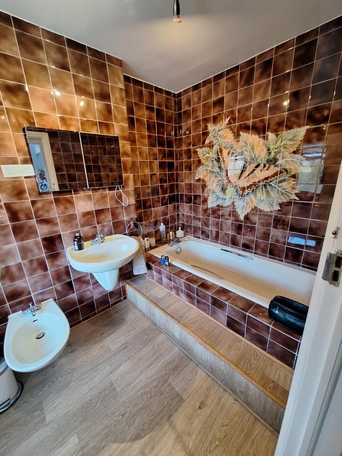 Harrow B & B 외부 사진